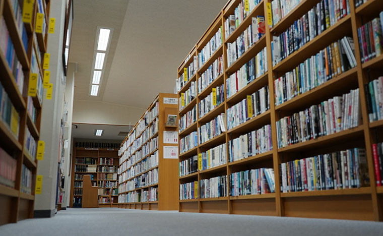 図書館は学びの宝庫。知識を得る。
